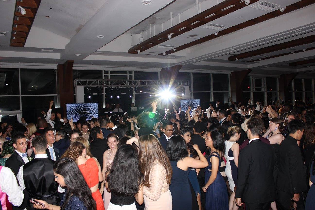guests dancing at a prom at pier sixty